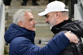 Mourinho: Slavia měla dostat červenou. Za druhou půli jsme si výhru zasloužili - Sport.cz